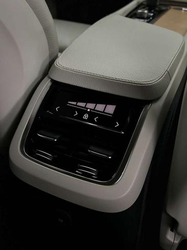 Volvo XC90 T8 Recharge — photo 14
