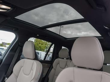 Volvo XC90 B5 Plus — photo 8