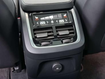Volvo XC90 T8 Recharge Ultimate — photo 46