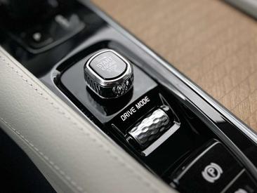 Volvo XC90 T8 Recharge — photo 29