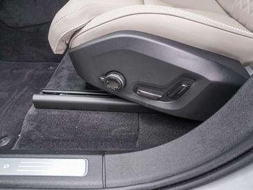 Volvo XC90 B5 Plus — photo 16