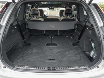 Volvo XC90 B5 Plus — photo 18