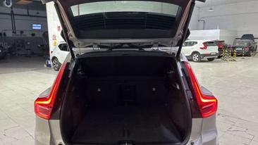 Volvo XC40 B3 Plus — photo 13