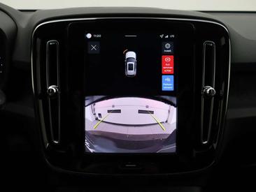 Volvo XC60 — photo 15