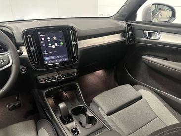 Volvo XC40 B3 Core — photo 14
