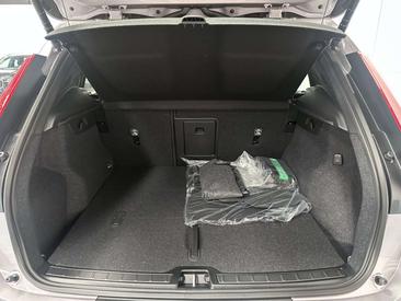 Volvo XC40 B3 Core — photo 16