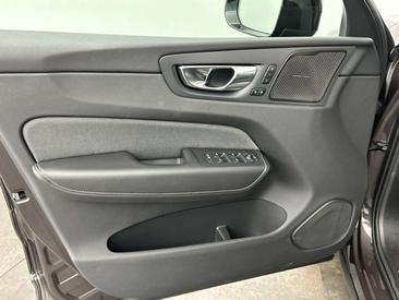 Volvo XC60 T6 Recharge — photo 13