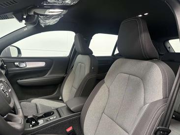 Volvo XC40 B3 Core — photo 18