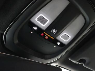 Volvo XC60 — photo 24