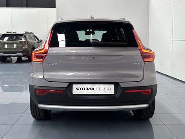 Volvo XC40 B3 Core — photo 25