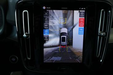 Volvo XC40 B4 Plus — photo 13