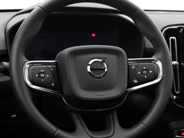 Volvo XC60 — photo 25