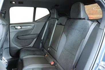 Volvo XC40 B4 Plus — photo 17