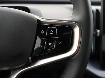 Volvo XC60 — photo 13