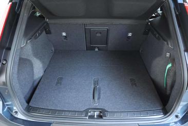 Volvo XC40 B4 Plus — photo 19