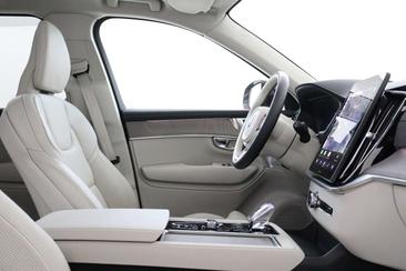 Volvo XC90 T8 Recharge Plus — photo 9