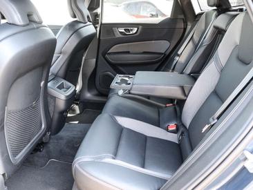 Volvo XC60 R Design — photo 17