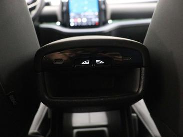 Volvo XC60 — photo 28