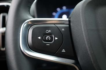 Volvo XC40 Recharge Plus — photo 11