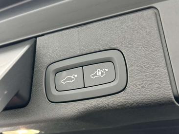 Volvo XC60 T6 Recharge — photo 41