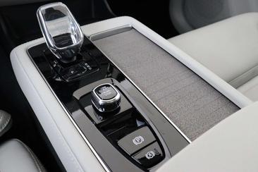 Volvo XC90 T8 Recharge Plus — photo 29