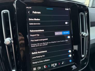 Volvo XC40 B4 Plus — photo 12