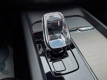 Volvo XC60 B5 Ultimate — photo 19