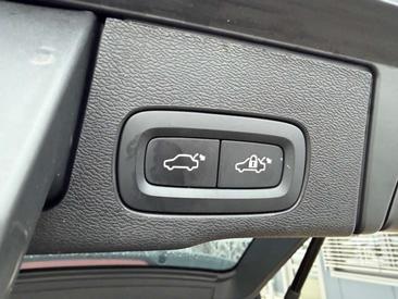 Volvo XC60 B5 Ultimate — photo 21