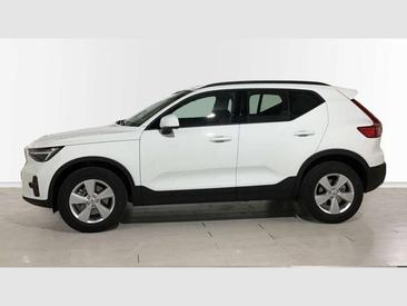 Volvo XC40 B3 Essential — photo 2