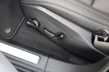 Volvo XC60 T8 Ultimate — photo 19