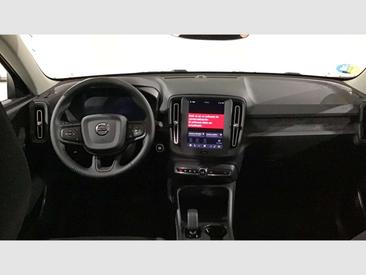 Volvo XC40 B3 Essential — photo 8