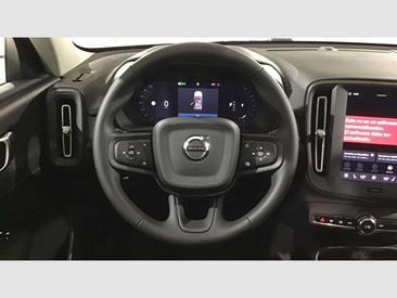Volvo XC40 B3 Essential — photo 9