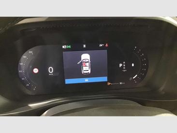 Volvo XC40 B3 Essential — photo 10
