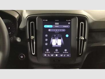 Volvo XC40 B3 Essential — photo 11