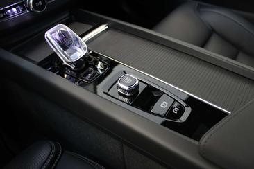 Volvo XC60 T8 Ultimate — photo 40