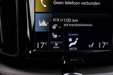Volvo XC60 T6 Recharge R-Design — photo 28