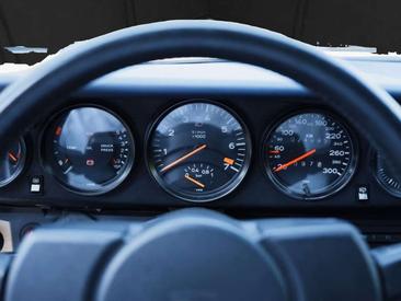 Porsche 930 — photo 11