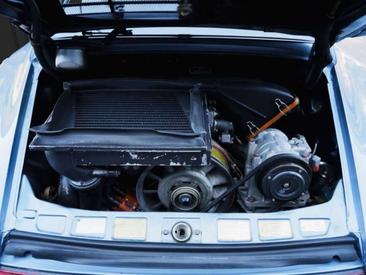 Porsche 930 — photo 14