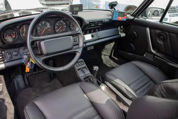Porsche 964 CARRERA 4 — photo 4