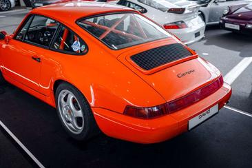 Porsche 964 Carrera 2 — photo 9