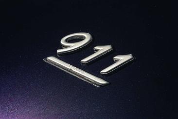 Porsche 964 CARRERA 4 — photo 18