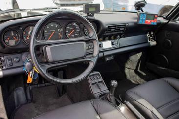 Porsche 964 CARRERA 4 — photo 15