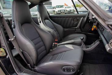 Porsche 964 CARRERA 4 — photo 18