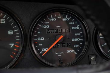 Porsche 964 CARRERA 4 — photo 22