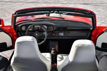Porsche 930 — photo 31