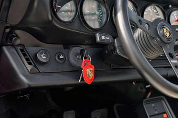 Porsche 930 — photo 32