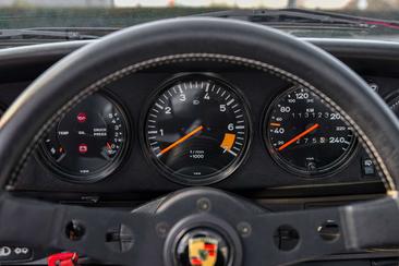 Porsche 930 — photo 34
