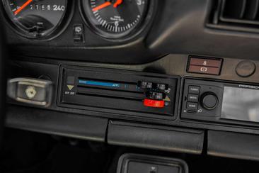 Porsche 930 — photo 37