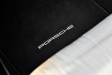 Porsche 930 — photo 39