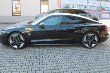 Audi E-tron GT RS Noir — photo 4